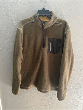 Men's Olive Half-Zip Fleece Pullover with Chest Zip Pocket